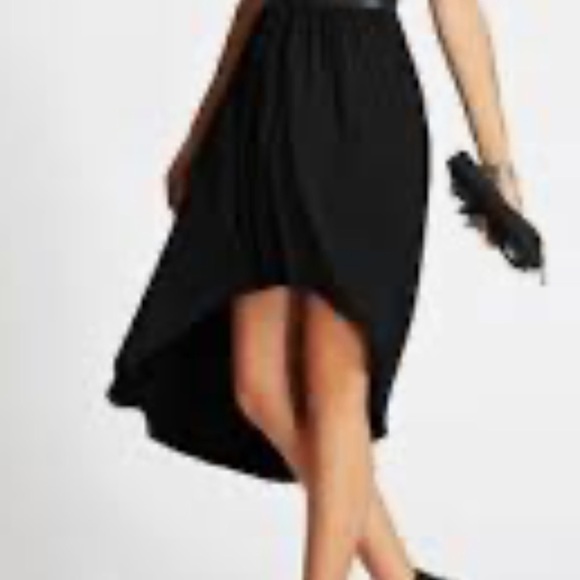 Guess Hi/Low Black Skirt. NWT. Small - Picture 1 of 7
